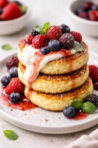 🥞🍓 Повітряні сирники з ванільною хмарою та теплими ягодами