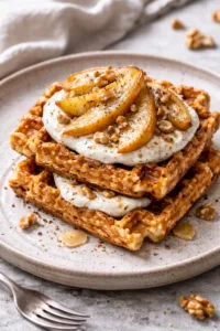 Сирно-вівсяні вафлі з карамелізованою грушею